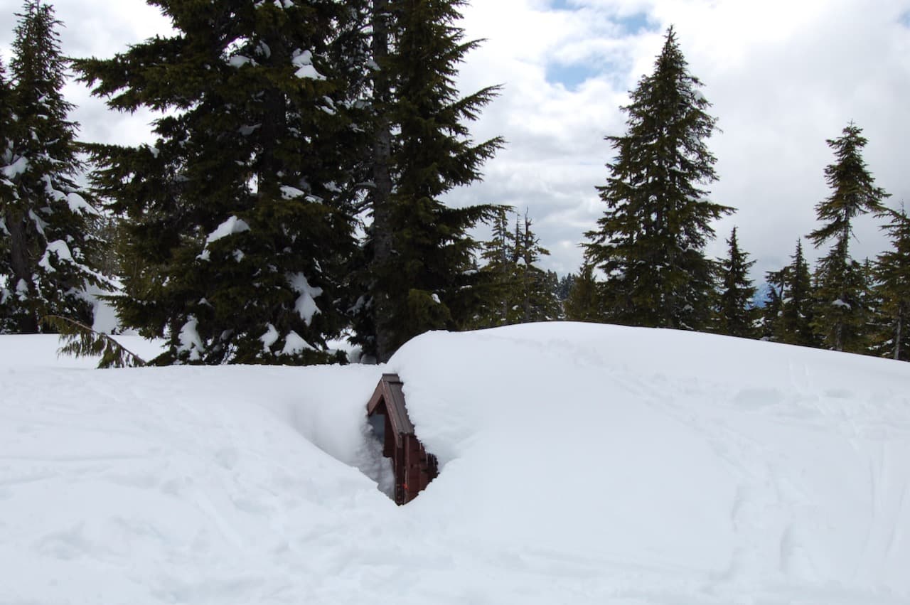 Red Heather toilet in the snow